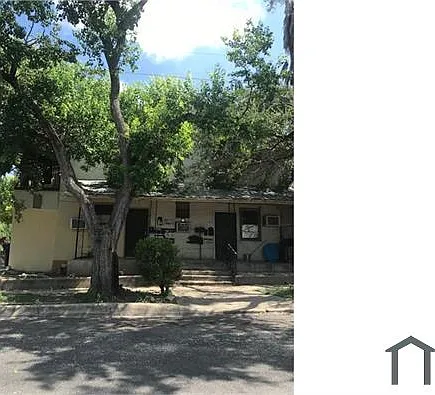 2 bed, 750 sqft, $900 — Photo 2