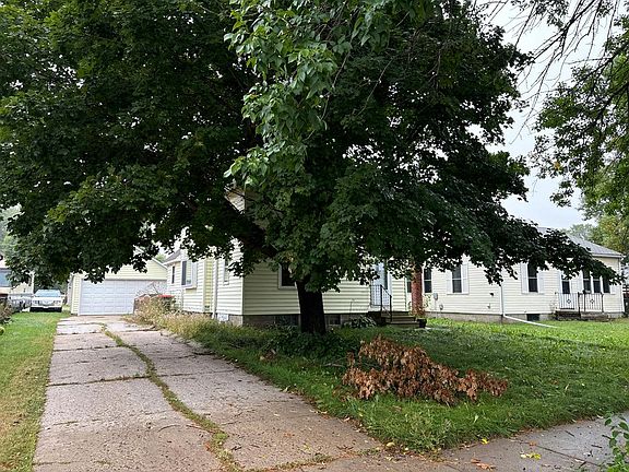 3rd image of 117 4th St S