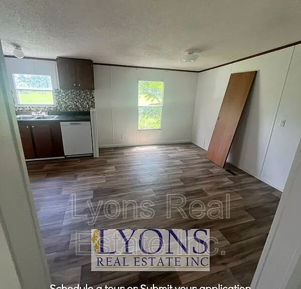 10 Chaserville Blvd — Photo 3