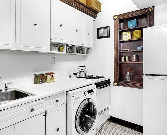 5th image of 60 W 70th St APT 4