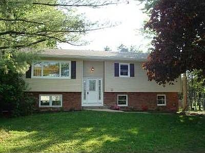1st image of 72 Vincent Dr