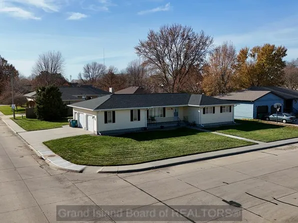 3103 Kennedy Cir, Grand Island, NE 68803