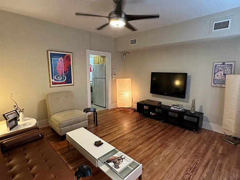 502 SW 6th Ave — Photo 5