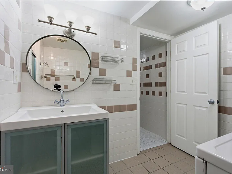 4915 Powell Rd — Photo 20