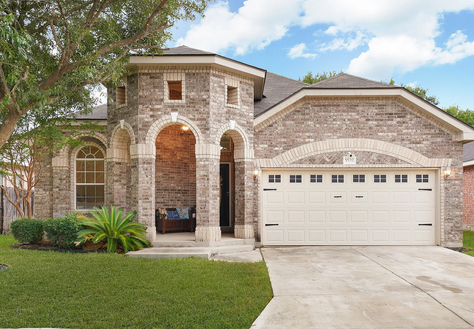 3 bed, 2.5 bath, 1835 sqft, $3,399 — Photo 1