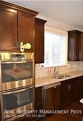 5th image of 10607 Legacy Ln
