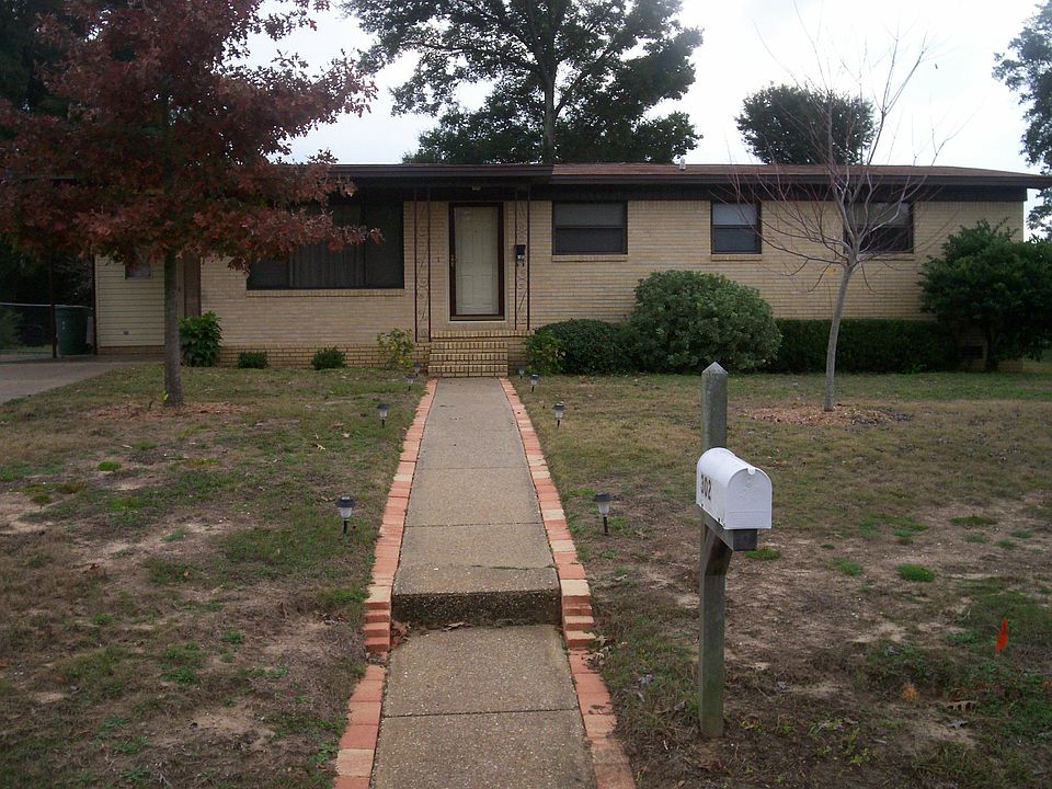 1st image of 302 N 58th Ave