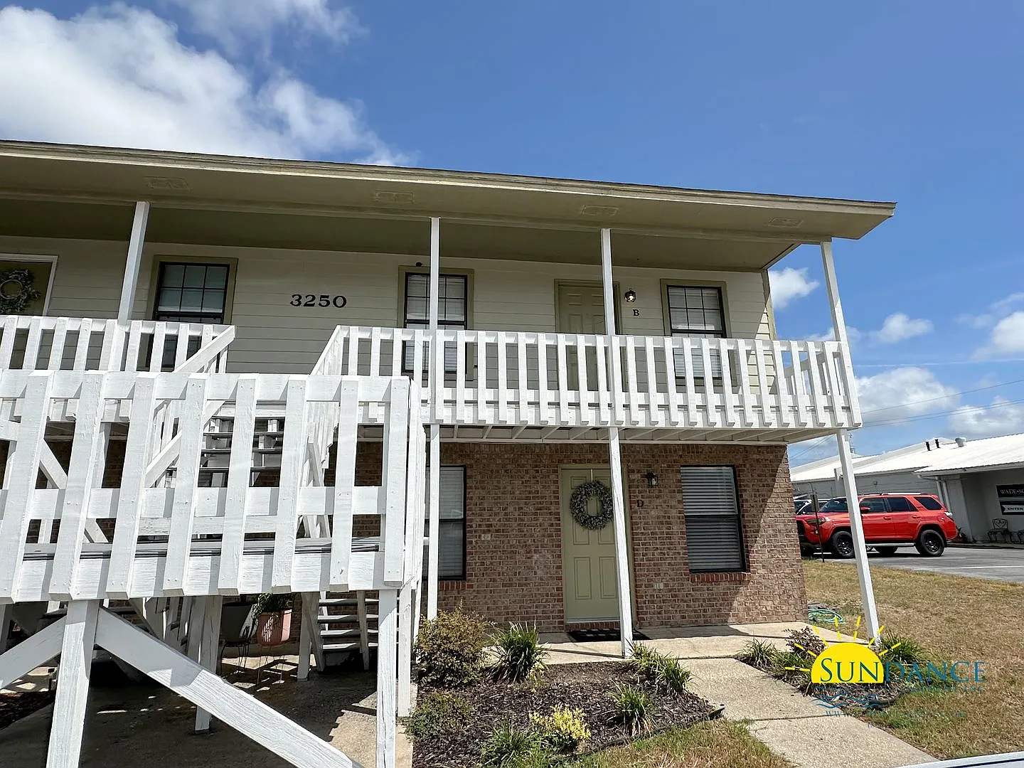 Great 2 Bedroom Unit in Gulf Breeze! — Photo 1