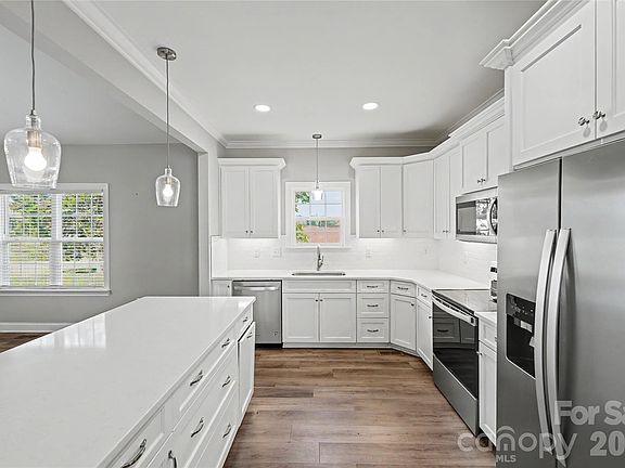 3rd image of 417 E Virginia Ave