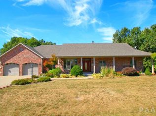 6905 S Saddlebrook Dr, Mapleton, IL 61547