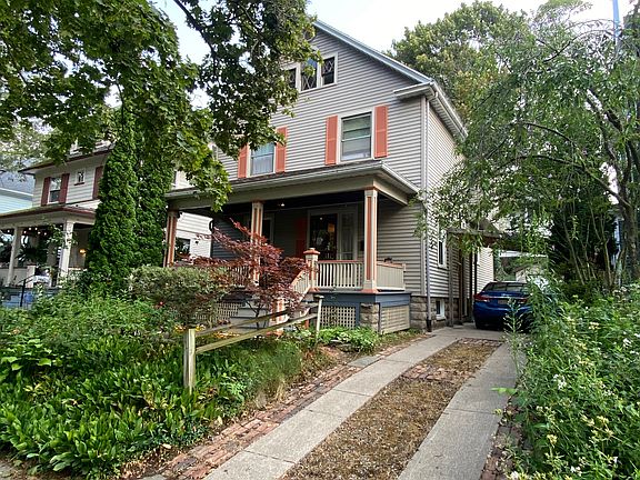 2nd image of 147 Mulberry St