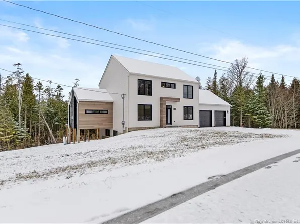 75 Sandstone Dr, Hanwell, NB E3E 0H2