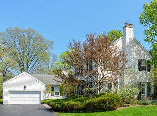 27 Timber Ln, Northbrook, IL 60062