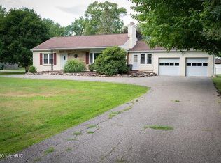 48 Minges Rd W, Battle Creek, MI 49015