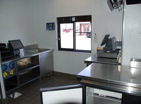 5th image of 2090 E 17th St