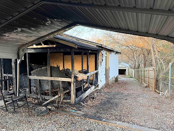 3rd image of 140 Agnew Rd