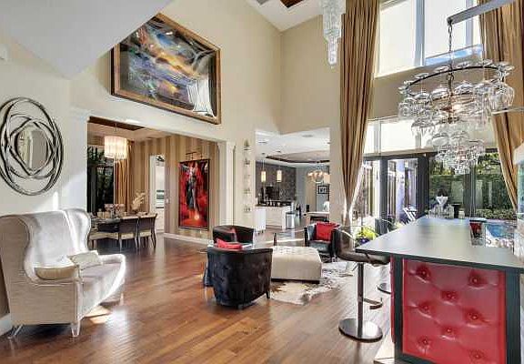 Home For Sale In The Oaks