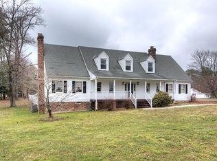 8300 Oakfield Ln, Mechanicsville, VA 23116