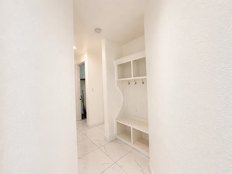1901 Oakston Dr — Photo 19