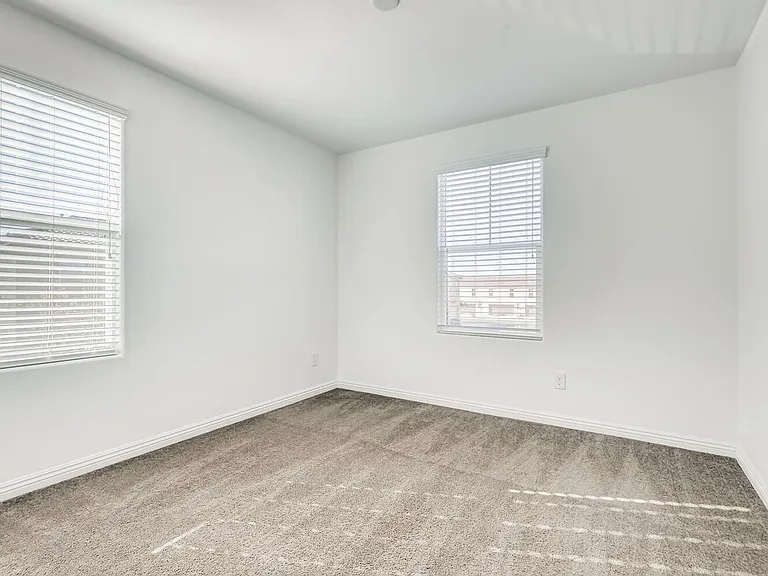 4496 Pencester St — Photo 21