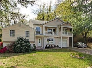 3239 Holly Berry Ct, Falls Church, VA 22042