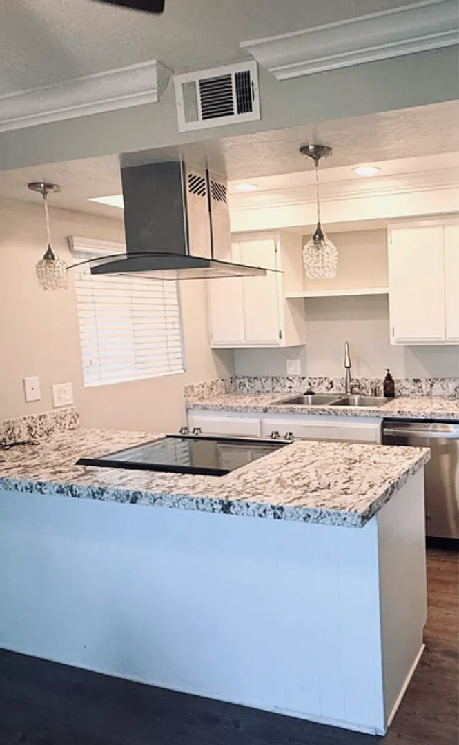 ROLLING HILLS MANOR APTS — Photo 3