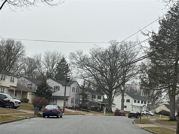 5th image of 305 Nottingham Rd