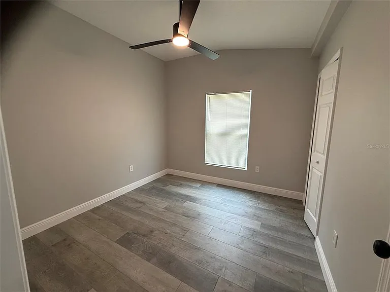 225 E Warren Ave — Photo 20
