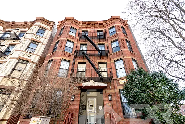 Rented by EXR | media 12