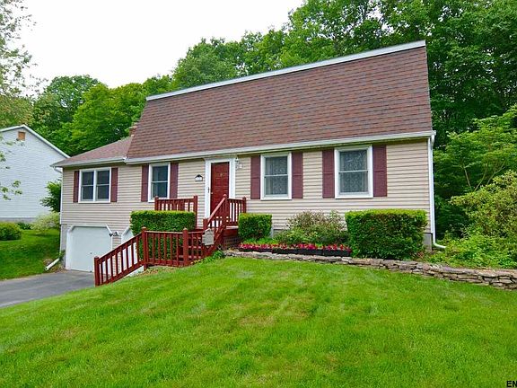2nd image of 15 Hemlock Dr