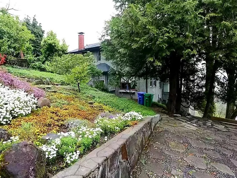 2442 SW Sheffield Ave #B — Photo 29