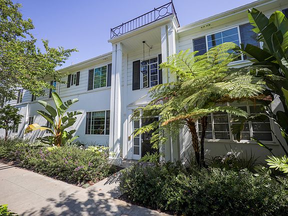 2nd image of 13000 San Vicente Blvd