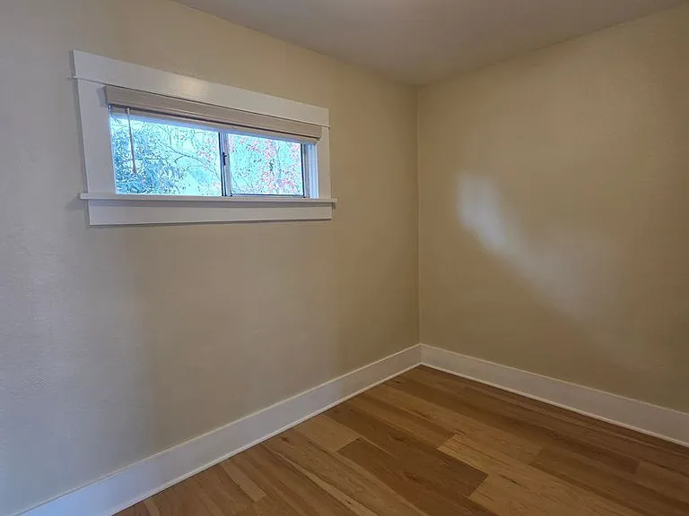 821 Raymond Ave — Photo 10