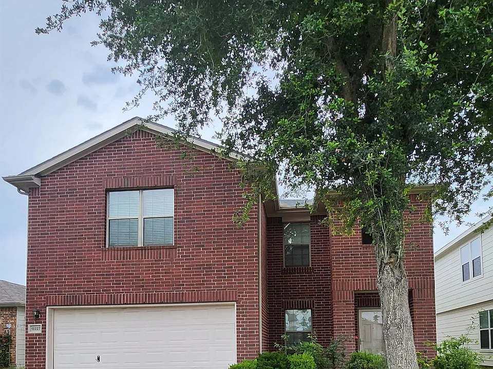 15227 Mission Oak Dr