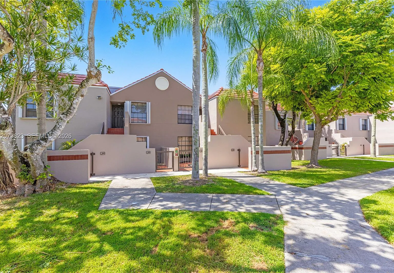 Elan At Calusa Condo Ii — Photo 1