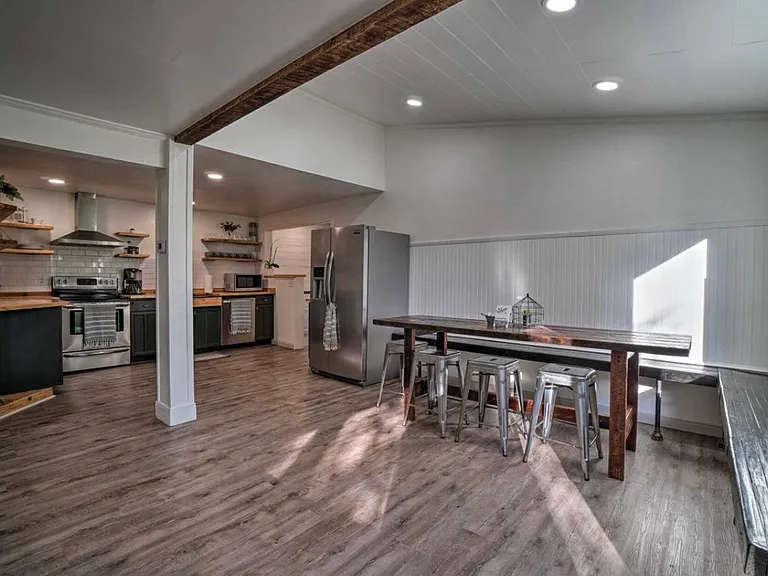 328 River Dr — Photo 5