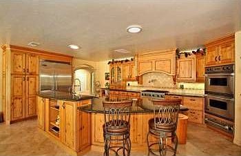 2nd image of 4749 La Rueda Dr