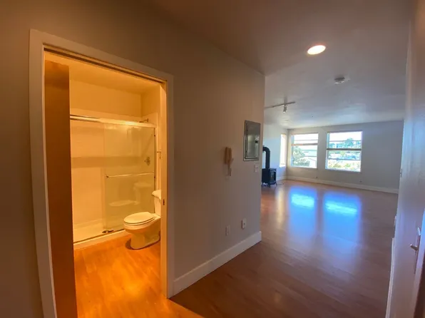Wallingford Court 4032, 4032 Stone Way N APT 203, Seattle, WA 98103