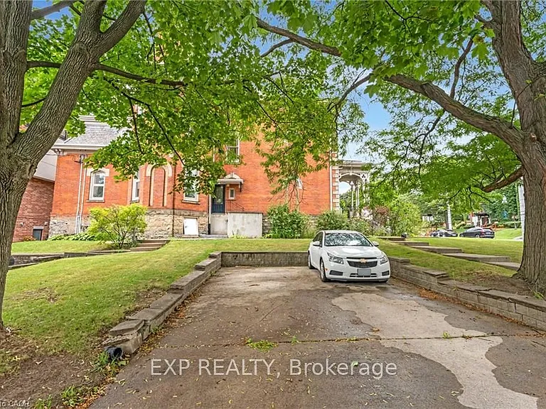46 Herkimer St #2 — Photo 29
