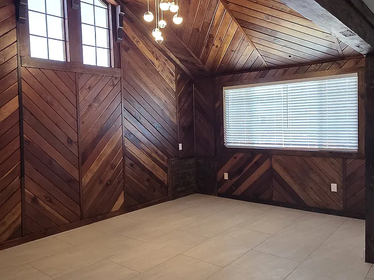 1042 Franklin Ave — Photo 7