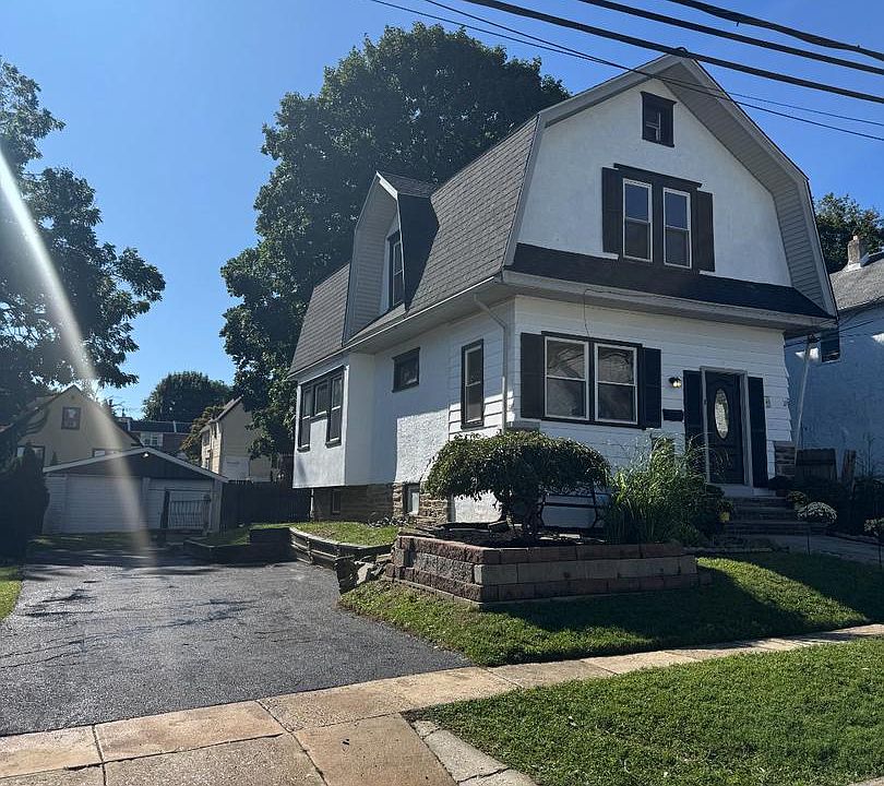 2nd image of 39 Cloverdale Ave