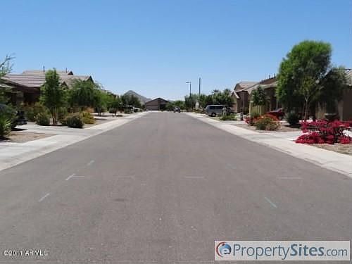 4th image of 1161 W Desert Hollow Dr