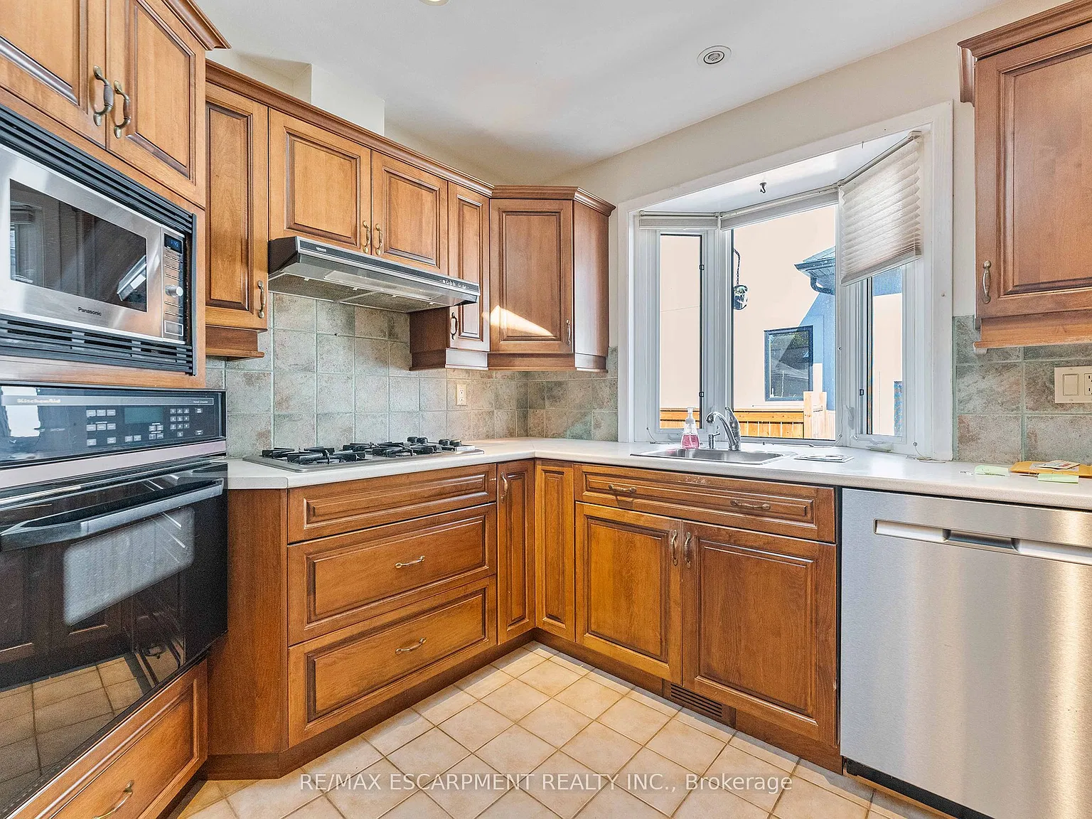 3 bed, $4,200 — Photo 3