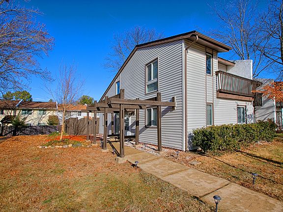 4th image of 115 Drury Cir