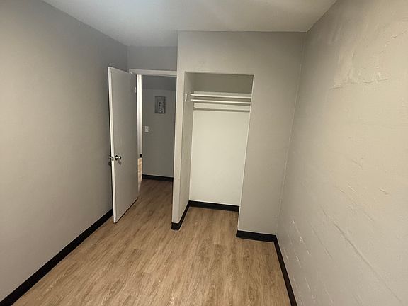 3rd image of 1409 Blakeslee St #5