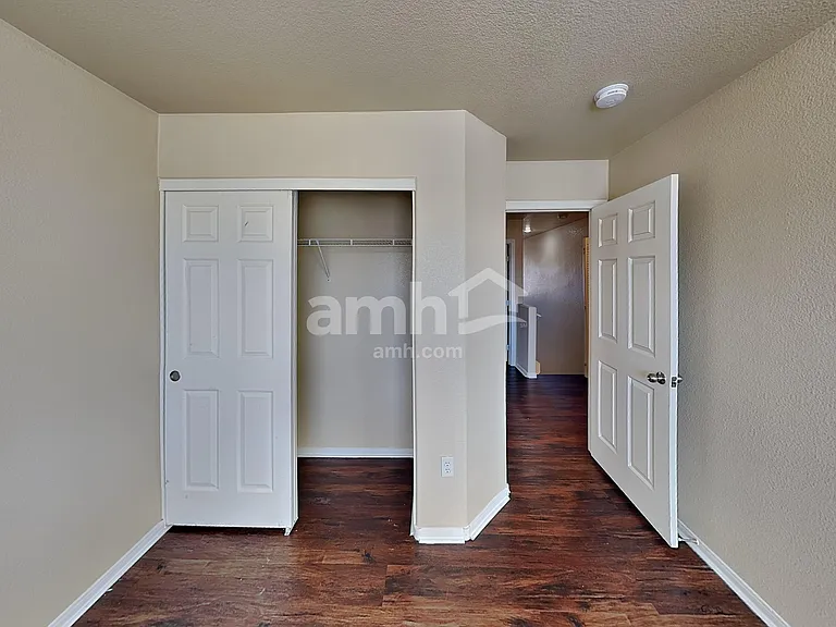 10819 Hawthorne Berry St — Photo 17