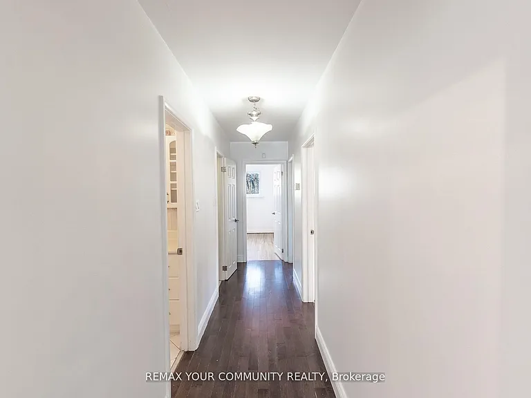 32 Marbury Cres — Photo 12