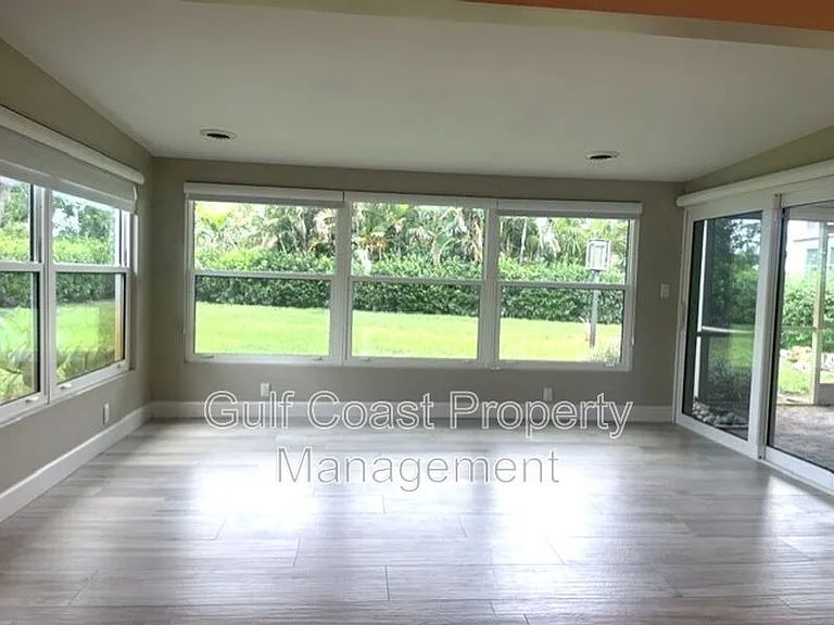 2253 Valencia Dr — Photo 25