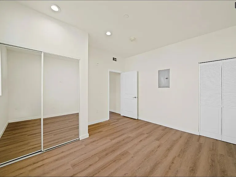 8827 Van Nuys Blvd #201 — Photo 9