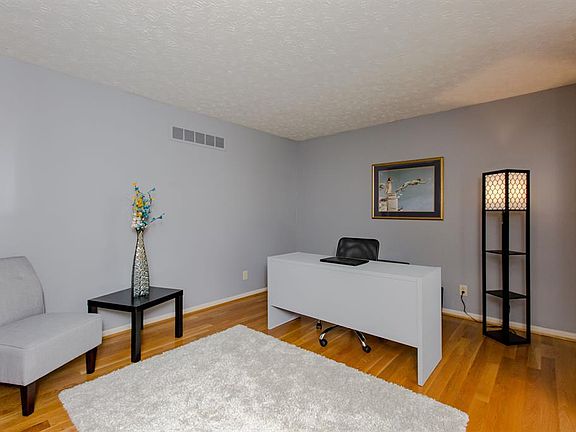 4th image of 3377 Woodside Dr